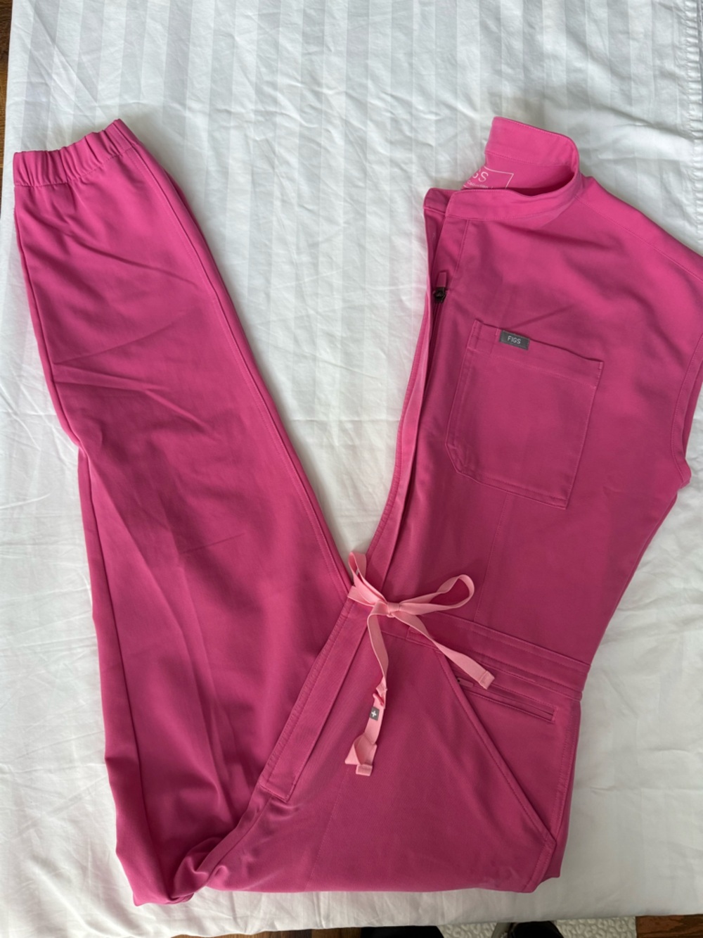 Figs F’ing Pink Rafaela Cargo Scrubjumpsuit- Medium, Regular - Picture 5 of 5